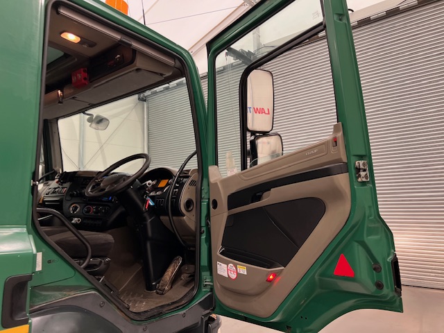DAF CF75 310 6×2 Day Cab Dropside Crane
