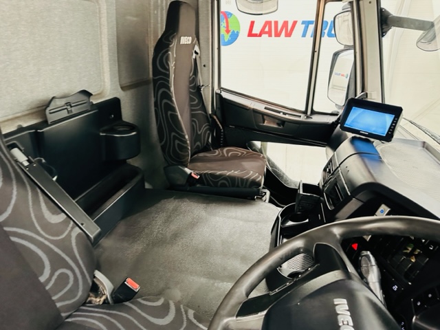 Iveco Stralis 310 Euro 6 6×2 Box Van