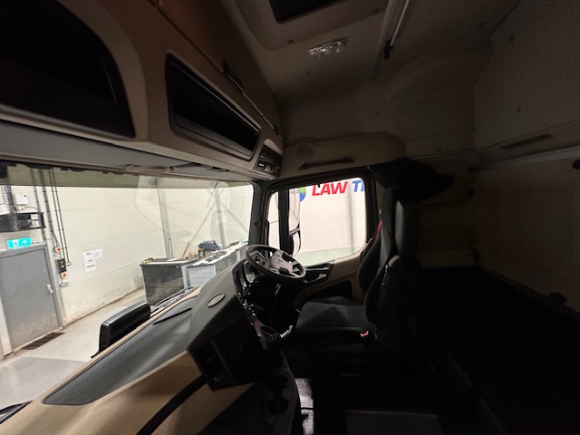 Mercedes Actros 2545 6×2 Midlift Tractor Unit