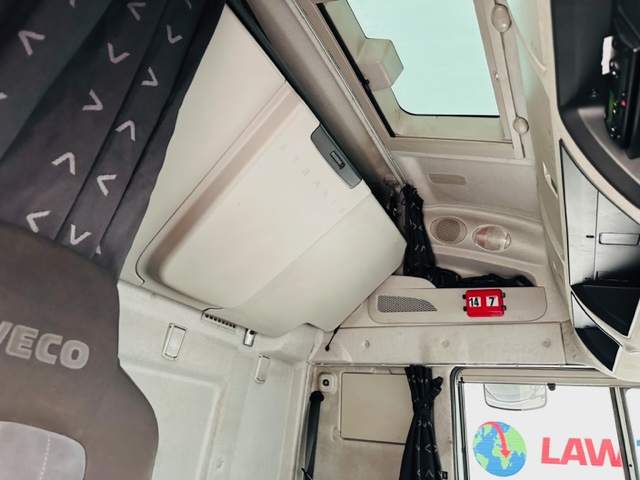 Iveco Stralis 450 4×2 Tractor Unit