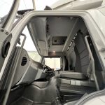 Mercedes Axor 1824 Day Cab Box Van - thumbnail