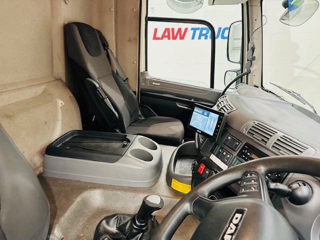 DAF CF 290 6×2 Rear Steer Fridge Box