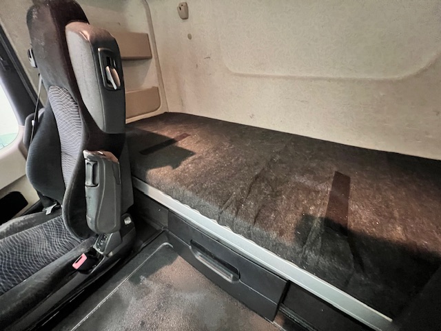 Mercedes Actros 2530 Rear Lift Sleeper Cab Curtainsider