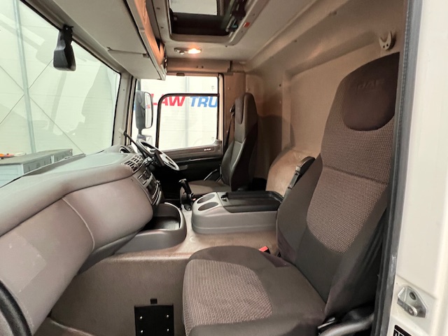 DAF CF 290 6×2 Rear Steer Fridge Box