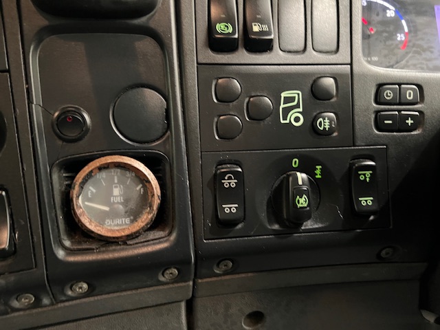 Scania P280 6×2 Rear Lift Day Cab Fridge Box