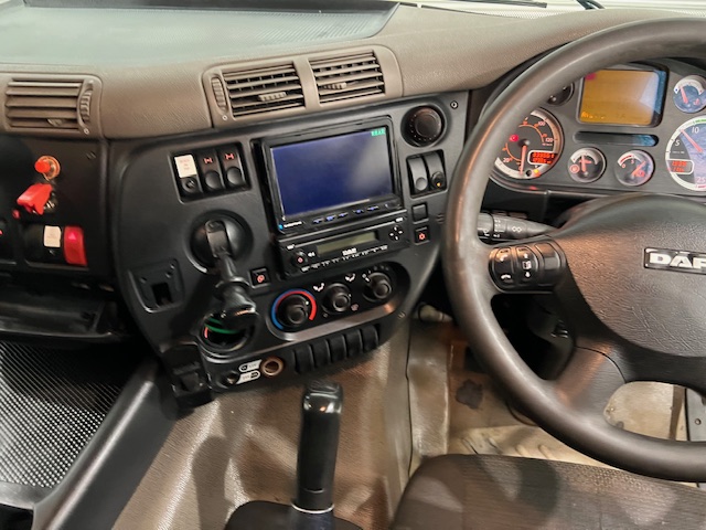 DAF CF85 360 8×4 Sleeper Cab Tipper Manual