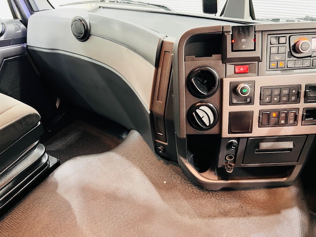 Renault T460 6×2 Midlift Tractor Unit