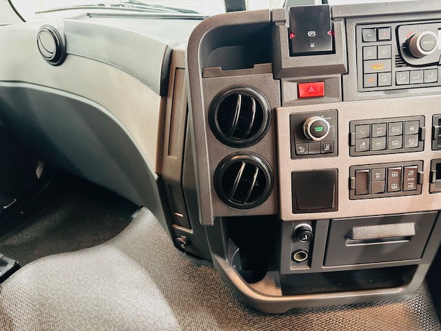 Renault T460 6×2 Midlift Tractor Unit