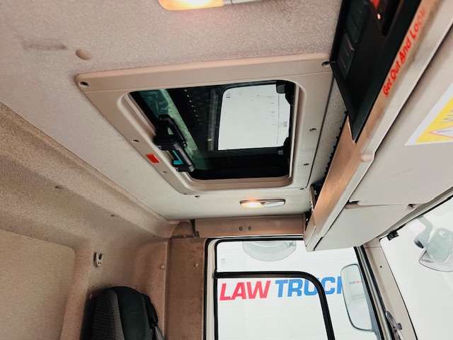 DAF CF 290 6×2 Rear Steer Fridge Box