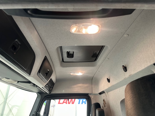Mercedes Actros 1824 4×2 Day Cab Box Van