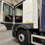 Mercedes Actros 2530 6×2 Sleeper Cab Curtainsider - thumbnail