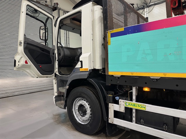 DAF CF 370 6×2 Rear Lift Dropside Brick Grab Manual