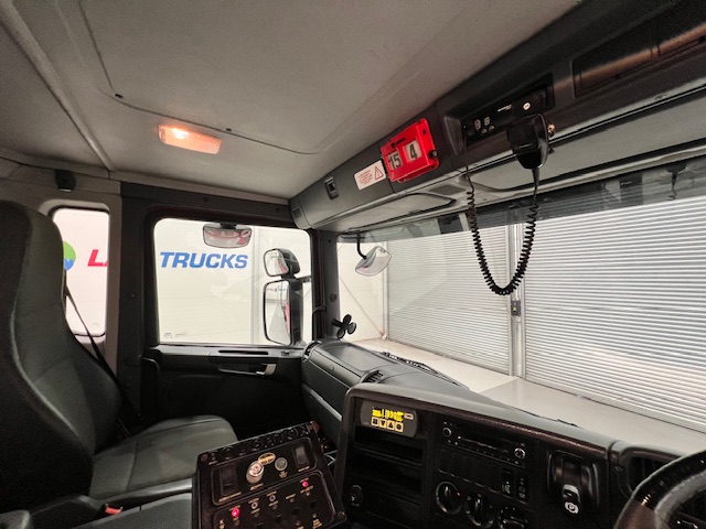 Scania P410 8×4 Day Cab Hookloader Manual