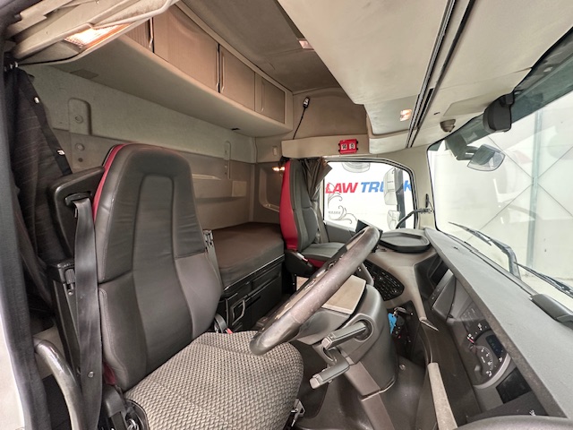 Volvo FH 500 6×2 Midlift Tractor Unit