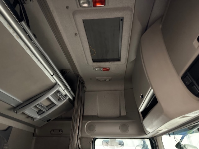 DAF XF 460 6×2 Rear Lift Tractor Unit Manual