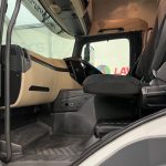 Mercedes Actros 1824 4×2 Sleeper Cab Box Van - thumbnail