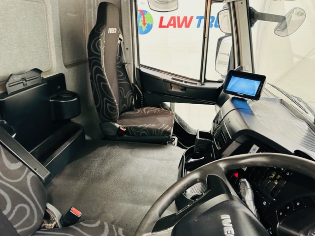 Iveco Stralis 310 Euro 6 6×2 Box Van