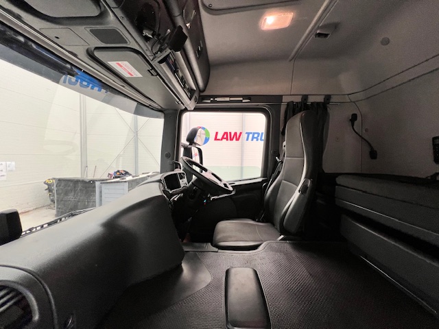Scania P250 4×2 Sleeper Cab Fridge Box