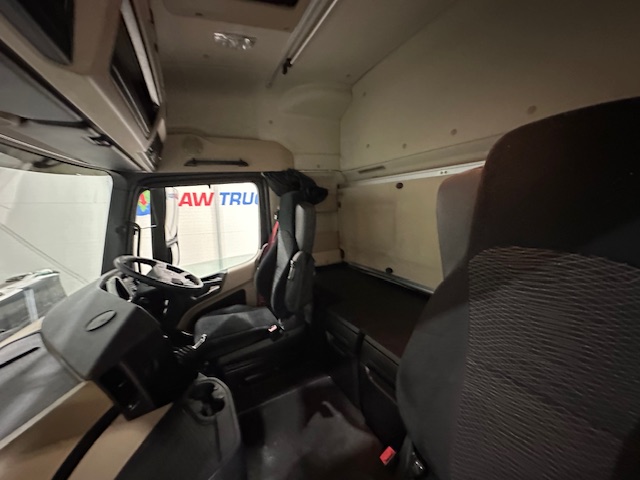 Mercedes Actros 2545 6×2 Midlift Tractor Unit