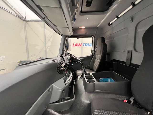 Mercedes Axor 1824 Day Cab Box Van