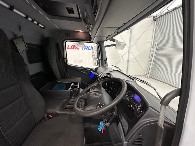 Mercedes Axor 1824 Day Cab Fridge Box
