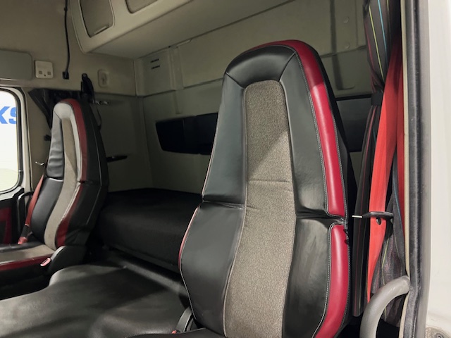 Volvo FM 450 6×2 Midlift Tractor Unit