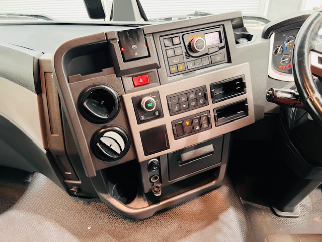 Renault T460 6×2 Midlift Tractor Unit
