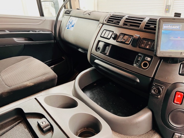 DAF CF 290 6×2 Rear Steer Fridge Box