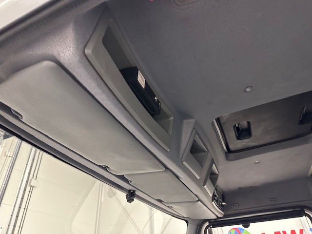 Mercedes 1824 4×2 Day Cab Curtainsider
