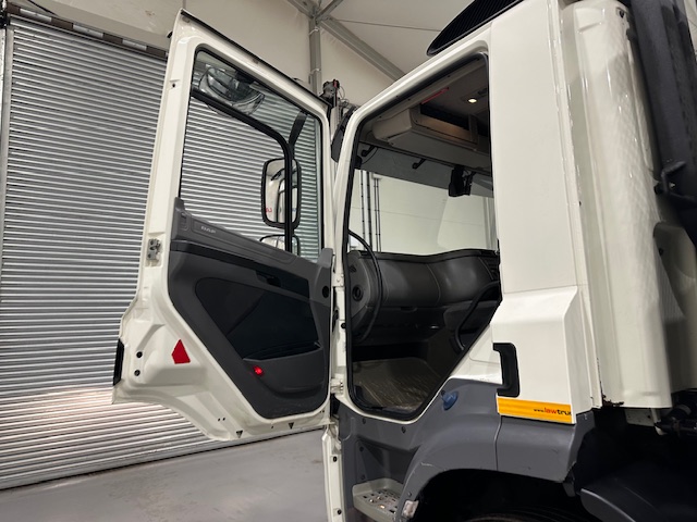 DAF CF 370 6×2 Rear Lift Dropside Brick Grab Manual