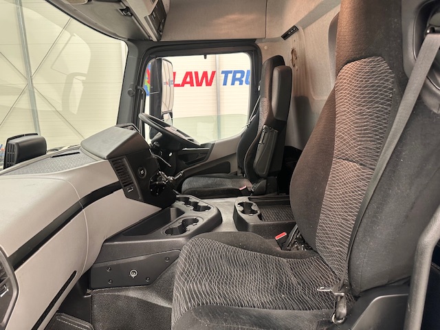 Mercedes Actros 1824 4×2 Day Cab Box Van