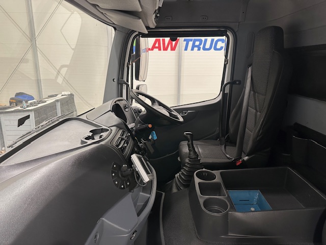 Mercedes Axor 1824 Day Cab Fridge Box