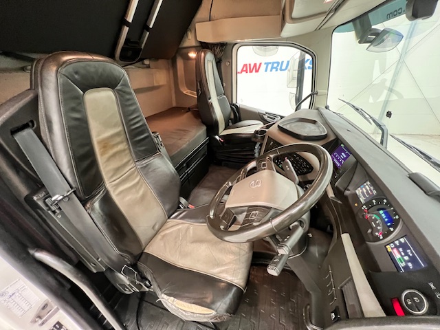 Volvo FH 500 6×2 Midlift Tractor Unit