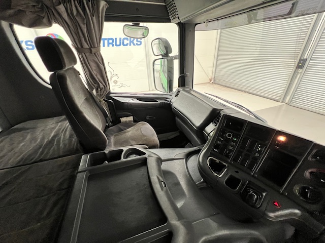 Scania P94 220 4×2 Sleeper Cab Flatbed