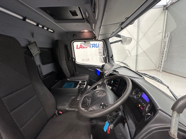 Mercedes Axor 1824 Day Cab Fridge Box