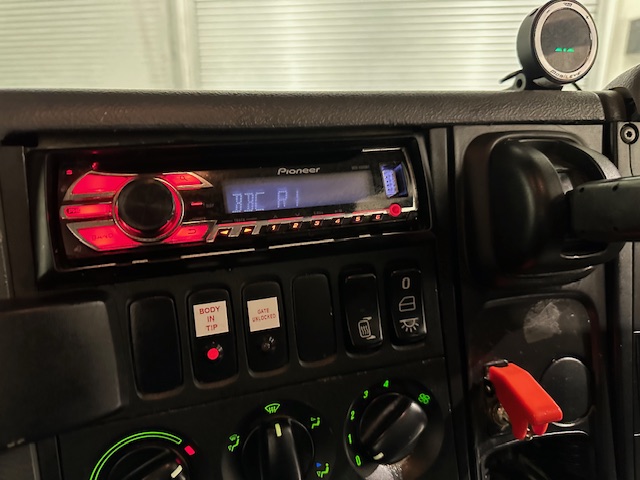 Scania P400 8×4 Sleeper Cab Tipper Manual