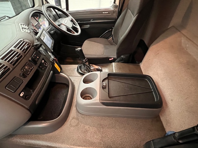 DAF CF 290 6×2 Rear Steer Fridge Box
