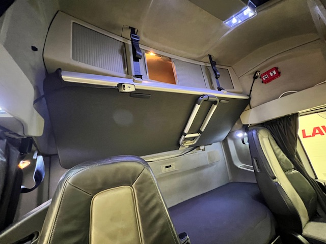 Volvo FH 500 6×2 Midlift Tractor Unit