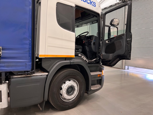 Scania P280 6×2 Highline Rear Lift Curtainsider