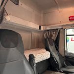DAF CF 250 Sleeper Cab Curtainsider - thumbnail