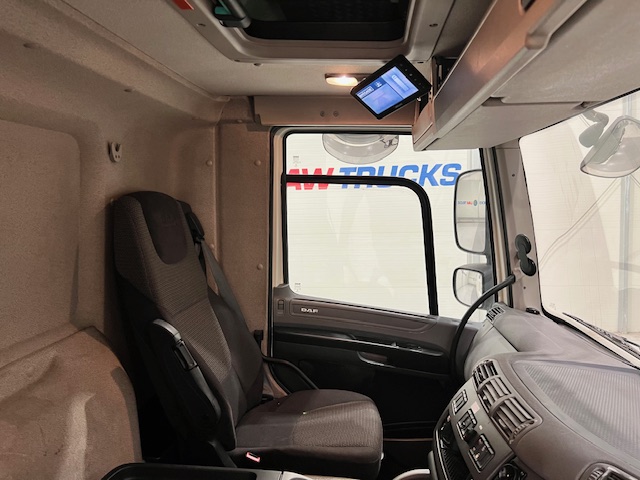 DAF CF 290 6×2 Rear Steer Fridge Box