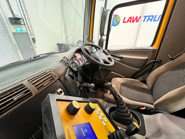DAF CF75 310 6×4 Day Cab Gritter