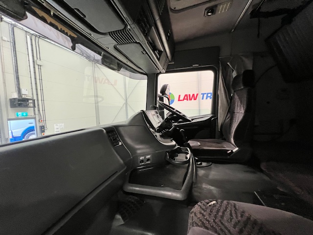 Scania R94 220 4×2 Sleeper Cab Box Van Manual