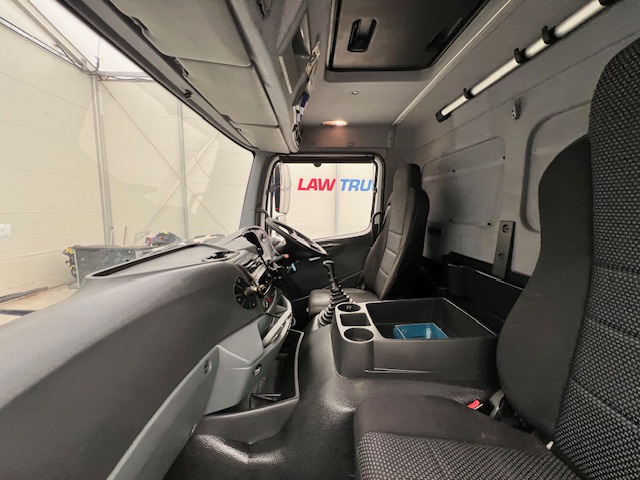Mercedes Axor 1824 Day Cab Box Van
