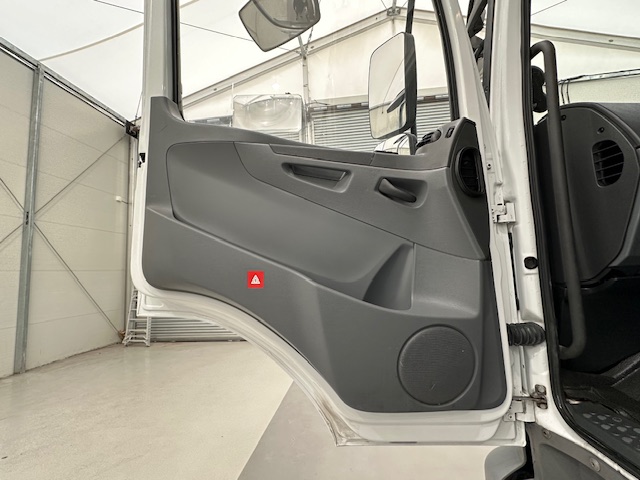 Mercedes Axor 1824 Day Cab Fridge Box
