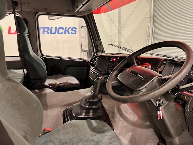 Volvo FM12 420 6×2 Midlift Tractor Unit Manual