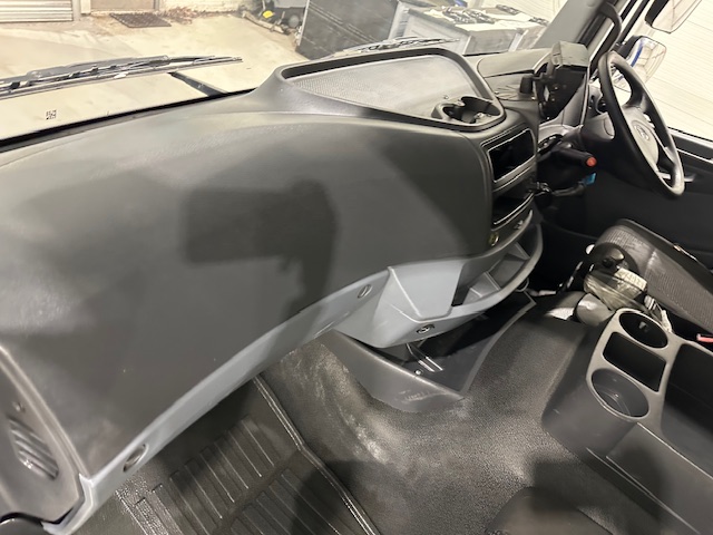 Mercedes 1824 4×2 Day Cab Curtainsider