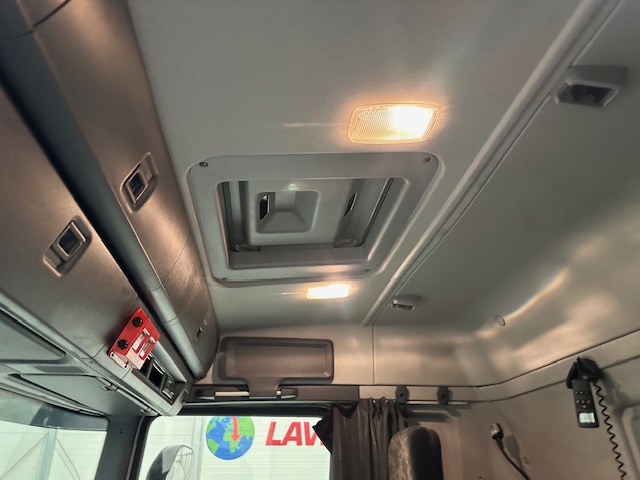Scania P250 4×2 Sleeper Cab Curtainsider