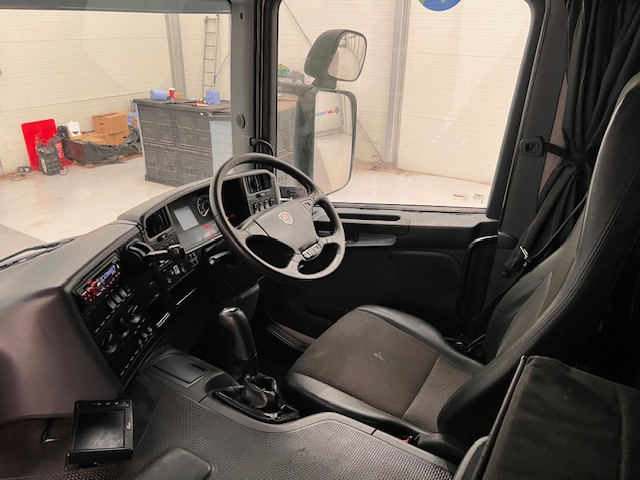 Scania P250 4×2 Sleeper Cab Box Van Manual