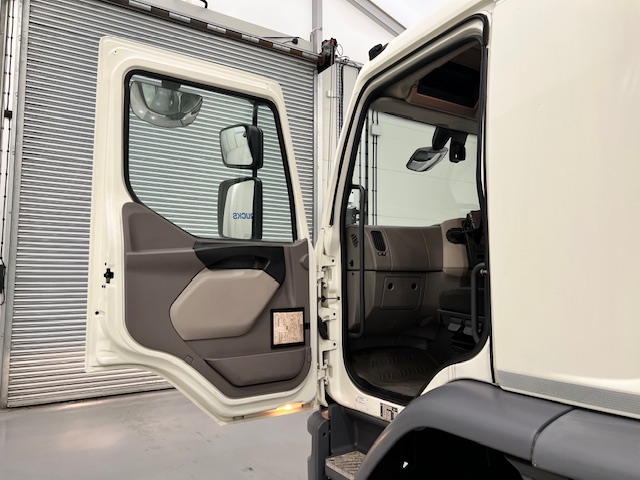DAF LF 250 4×2 Rest Cab Fridge Box